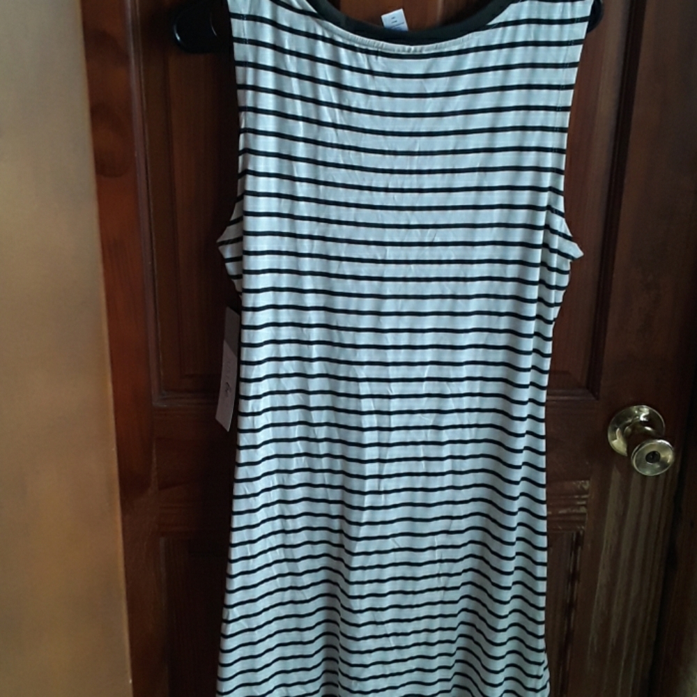 NWT  JUST  BE... SIDE CINCH DRESS  ( SIZE  LARGE - Picture 3 of 3